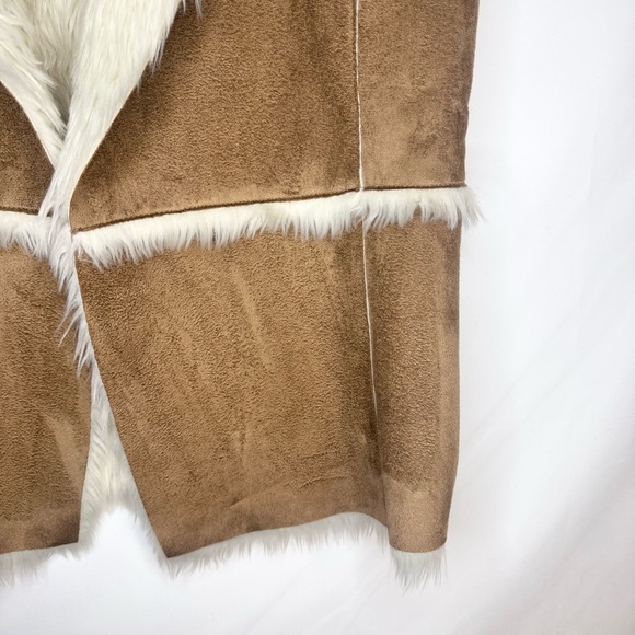 Hollister Tan Faux Suede Vest with Cream Faux Fur Lining Size Large - Picture 4 of 6